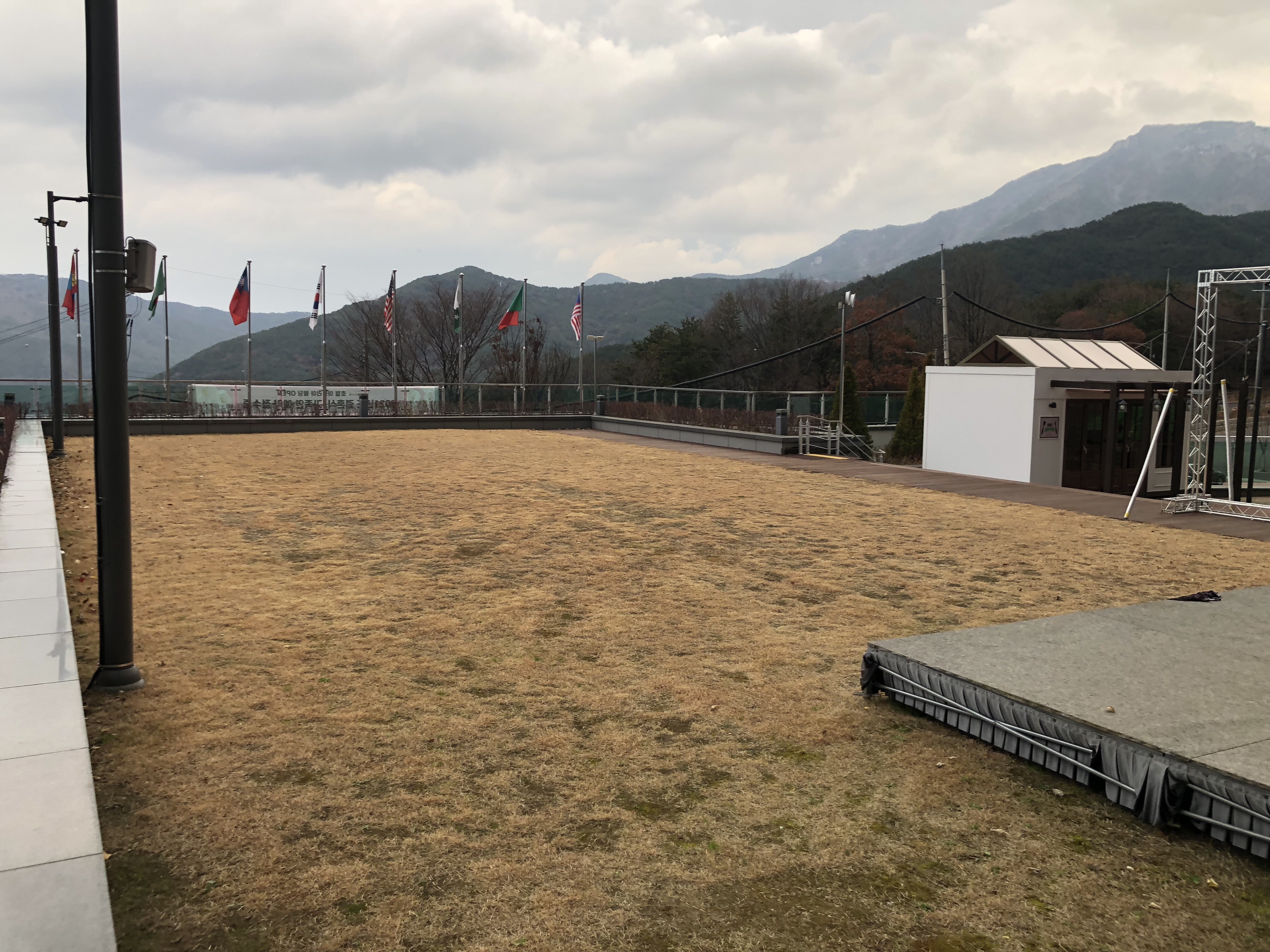 호텔아젤리아 잔디마당 사진1